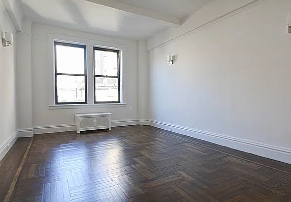 3rd image of 25 W 68th St #2D