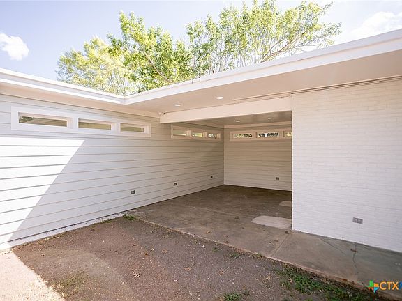 3rd image of 2807 Bluebonnet St