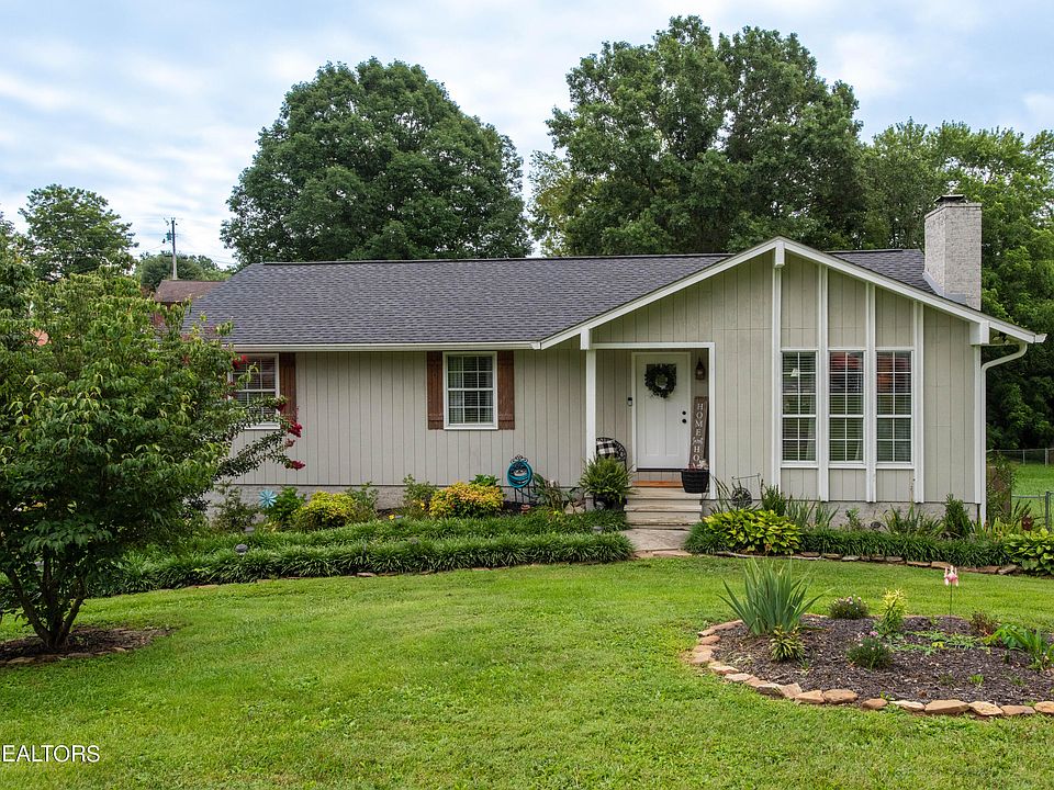 1st image of 7424 Foxglove Ln