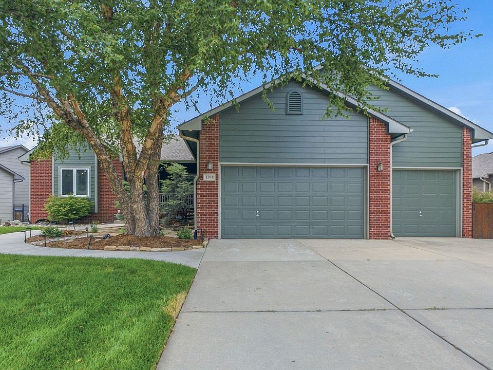 1st image of 1301 E Rushwood Dr
