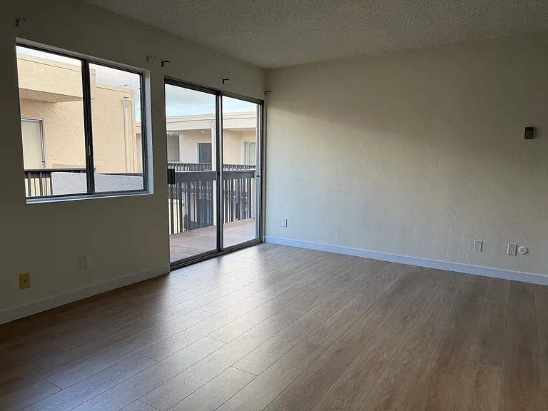 La Corona South Bay — Photo 10