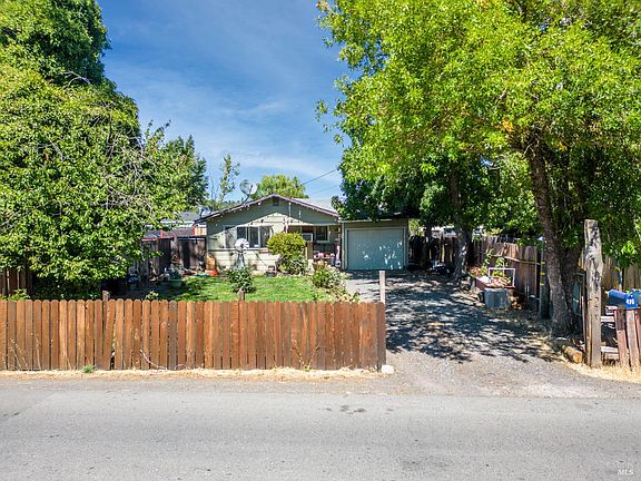 2nd image of 490 Della Avenue