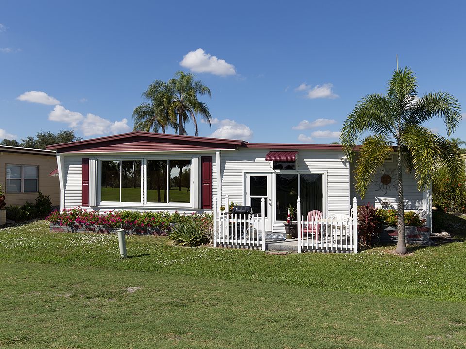 1st image of 332 Nicklaus Blvd