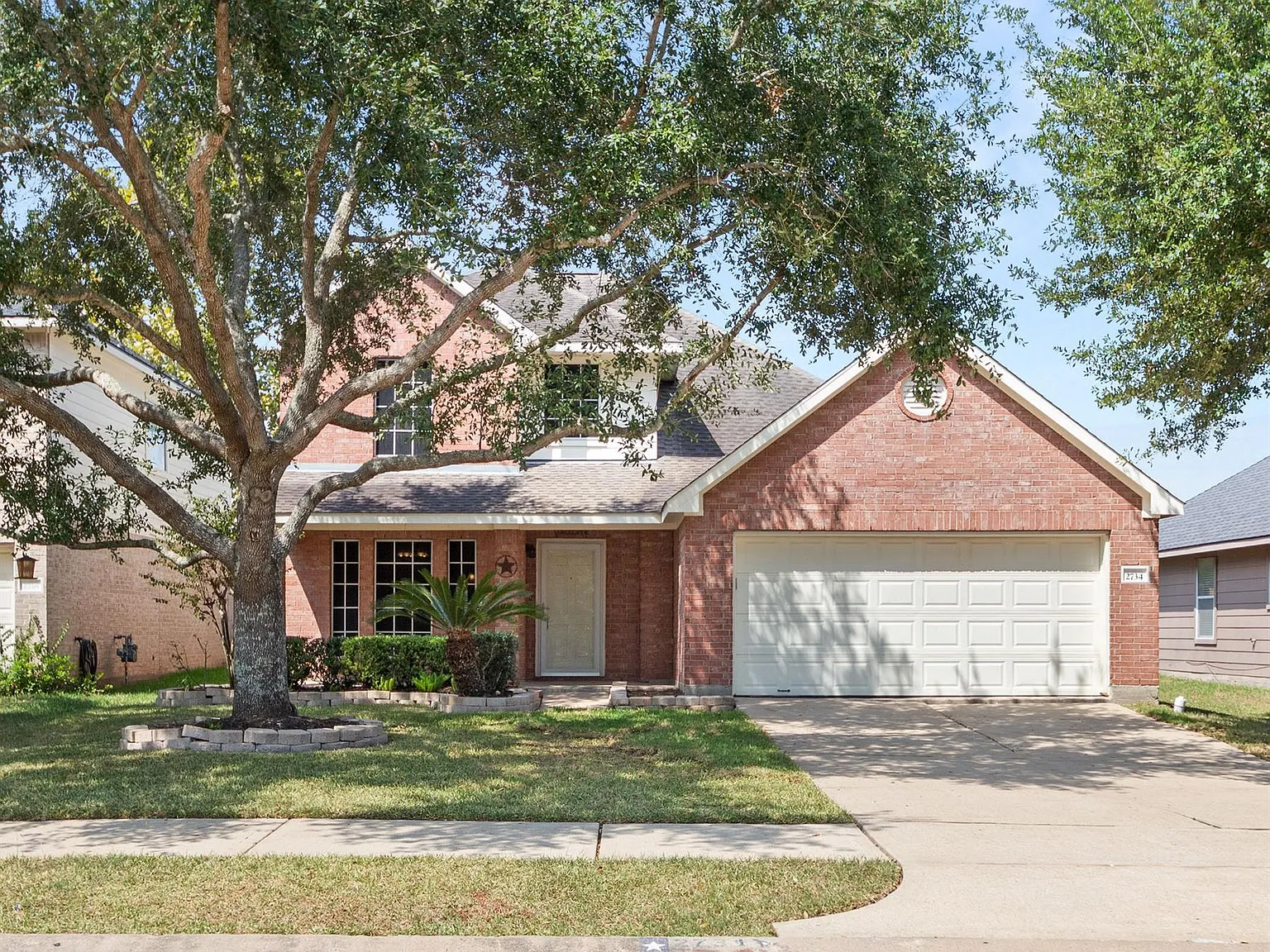 4 bed, 2.5 bath, 2150 sqft, $2,400 — Photo 1