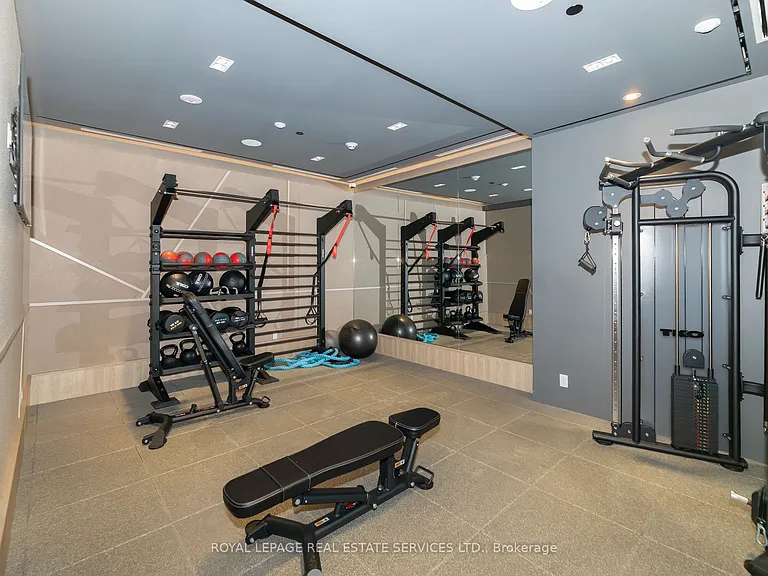 500 Dupont St #201 — Photo 18
