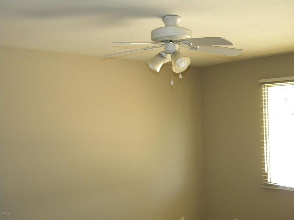 1st image of 1221 E Hermosa Dr