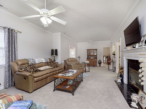 5th image of 397 Camellia Ln