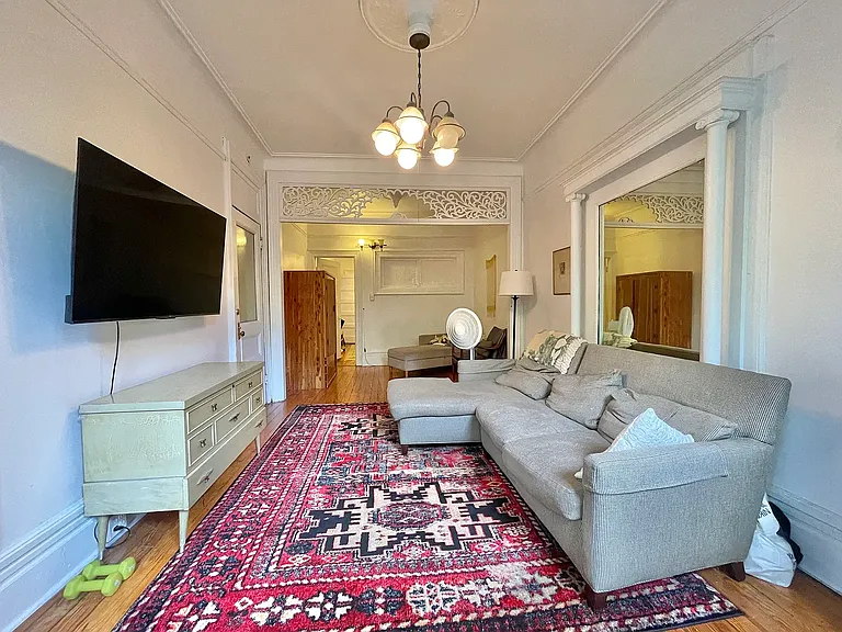 672 Park Pl #2R — Photo 13