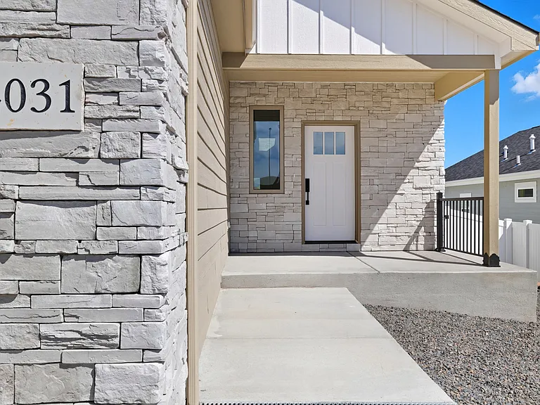 4031 Saddleback Ln — Photo 3