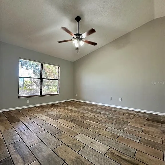 1831 Twisting Ln — Photo 7