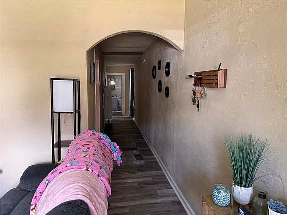 4th image of 231 Jefferson Ave