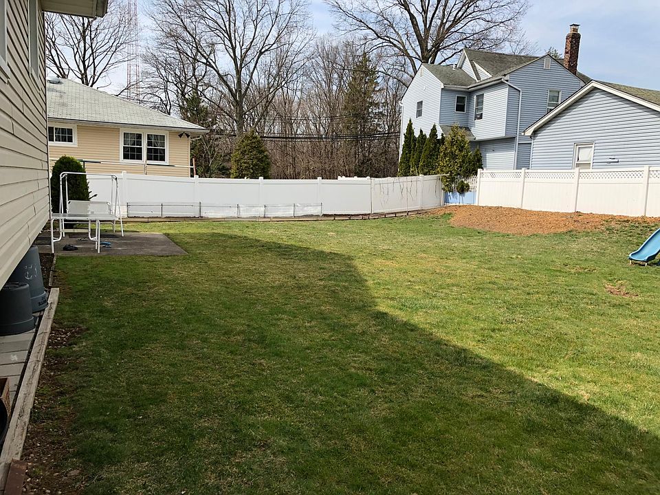 2nd image of 12 Ehrle Pl