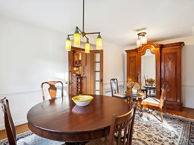216 E Nelson Ave — Photo 7