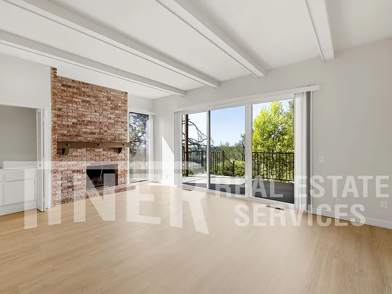 8708 Bluff Ln — Photo 32