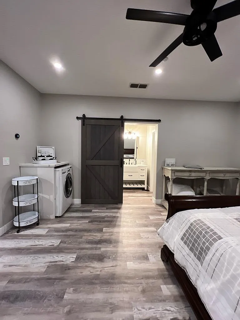 1 bed, 700 sqft, $2,000 — Photo 3