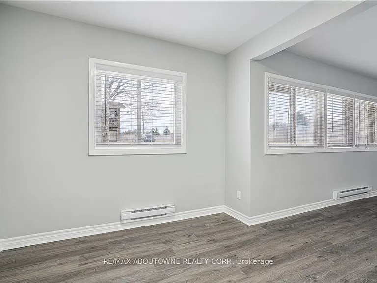 2354 Queensway Dr #2 — Photo 10