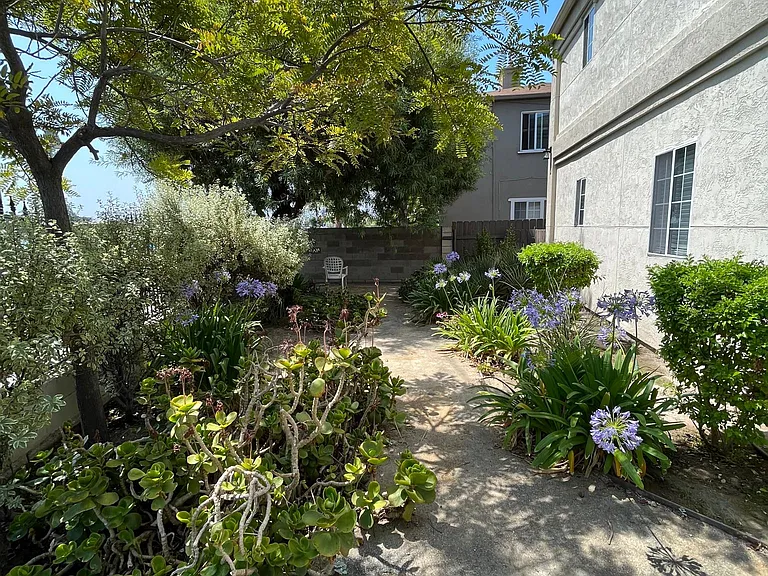 4430 Boundary St — Photo 9