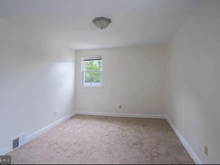 1975 Beyer Ave #1 — Photo 19
