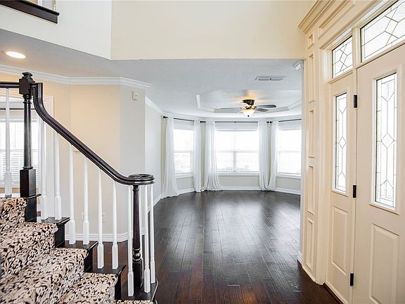 4th image of 2 Oak Ridge Ln