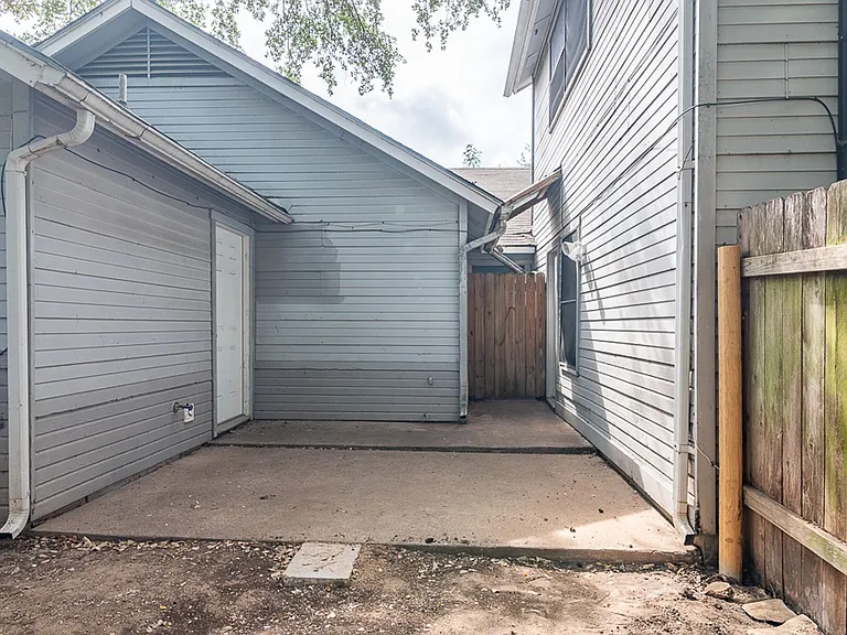 2906 Jadewood Ct #B — Photo 18