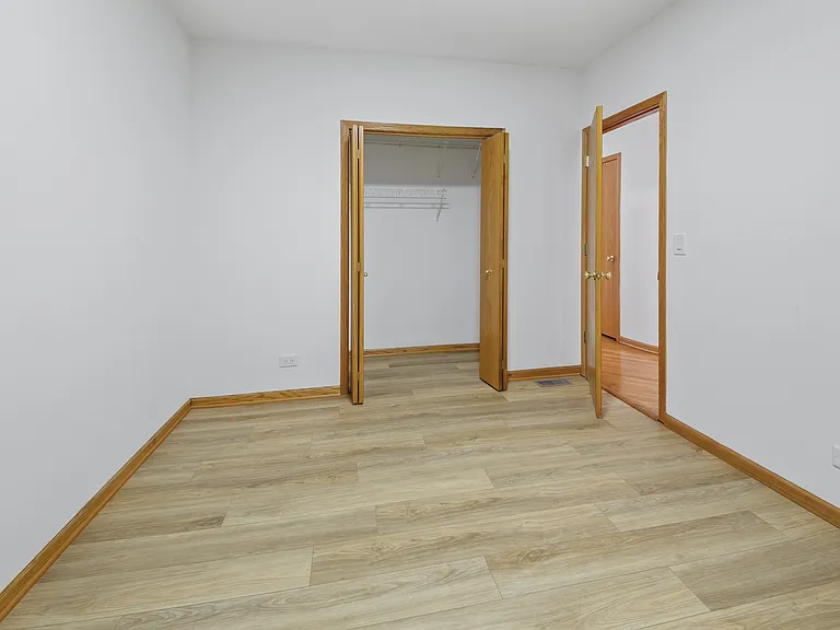 2340 N Greenview Ave #1 — Photo 11