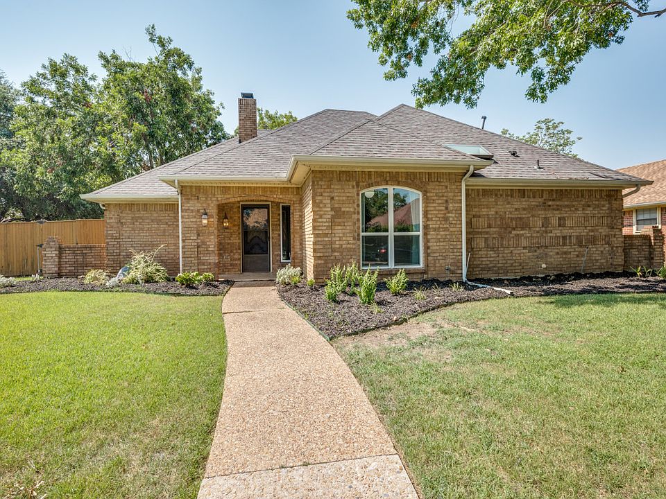 Traditional-Modern ranch home