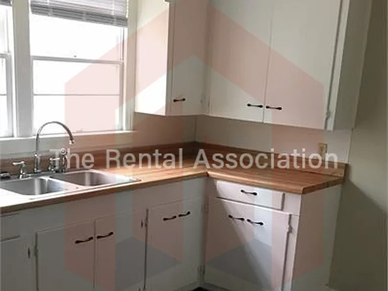 820 Ponder St — Photo 4