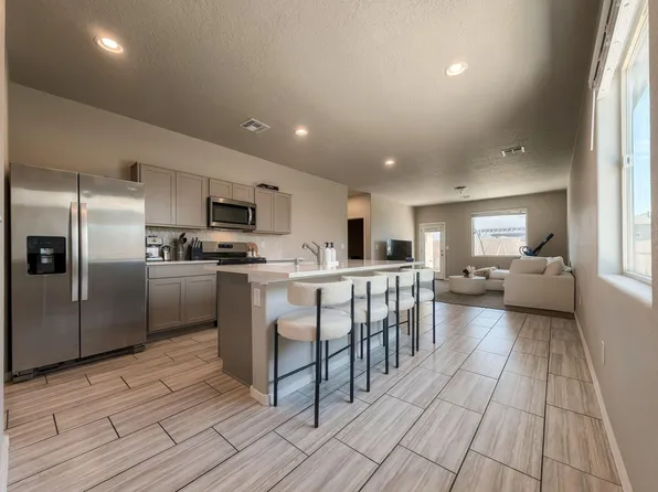 4810 Mount Salas St NE, Rio Rancho, NM 87144