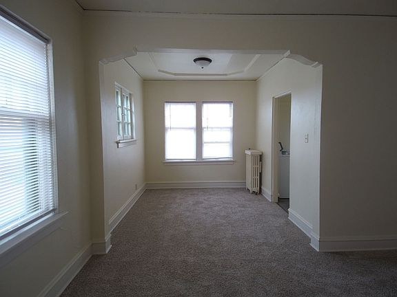 5th image of 1717 E Newton Ave #3