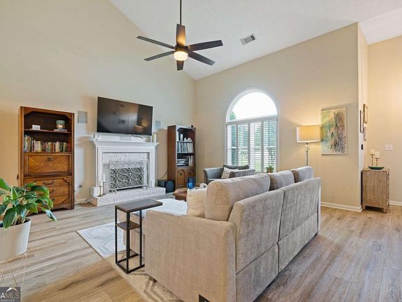 4th image of 3915 Ivy Run Cir