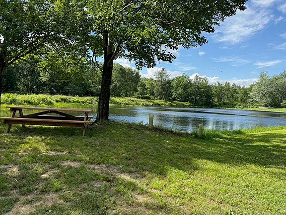5th image of 14 Woodland Dr