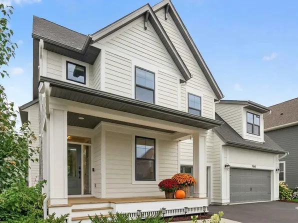 9960 Arrowwood Trl, Woodbury, MN 55129