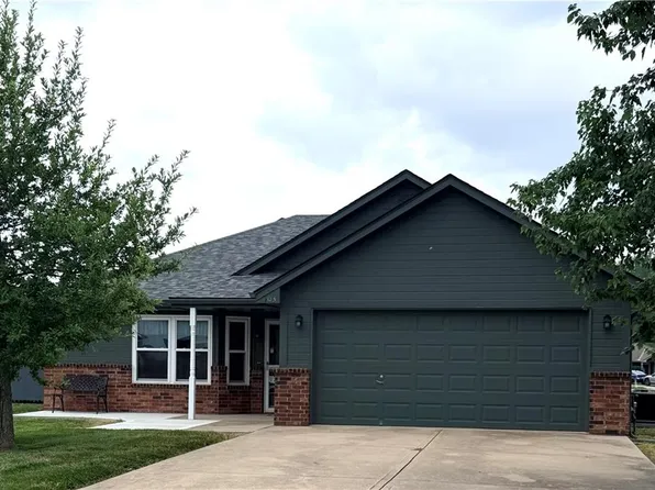 103 Blue Branch Cir, Grain Valley, MO 64029