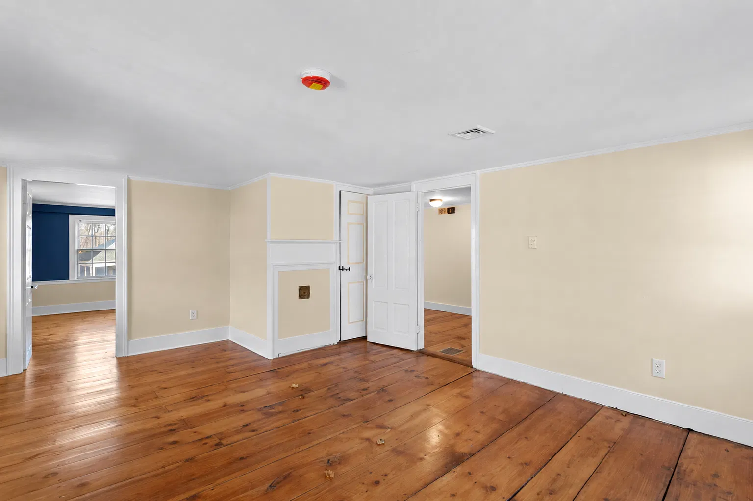2 bed, 1225 sqft, $2,300 — Photo 3