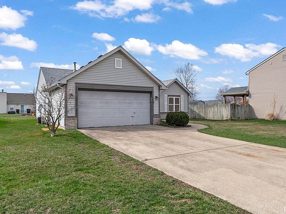 3rd image of 1126 Trillium Ln