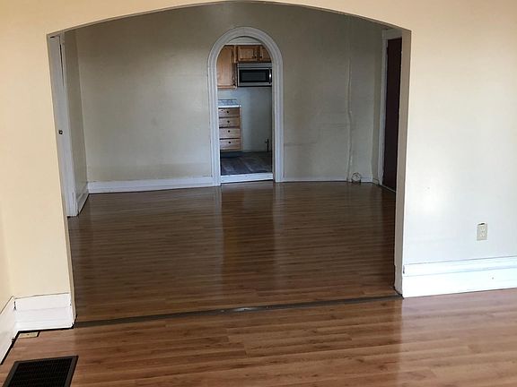 5th image of 601 View Ave