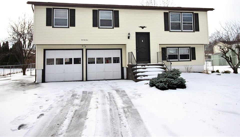 1st image of 21 Tallwood Dr