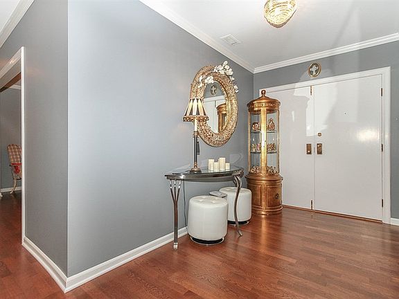 4th image of 4 Oak Brook Club Dr APT G301