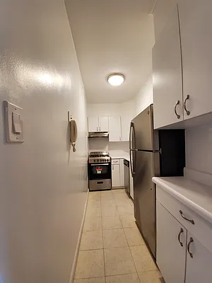 Rented by NYC Realty Brokers LLC | media 4