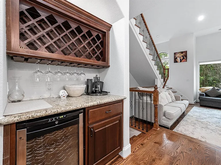 620 Westcott St — Photo 13