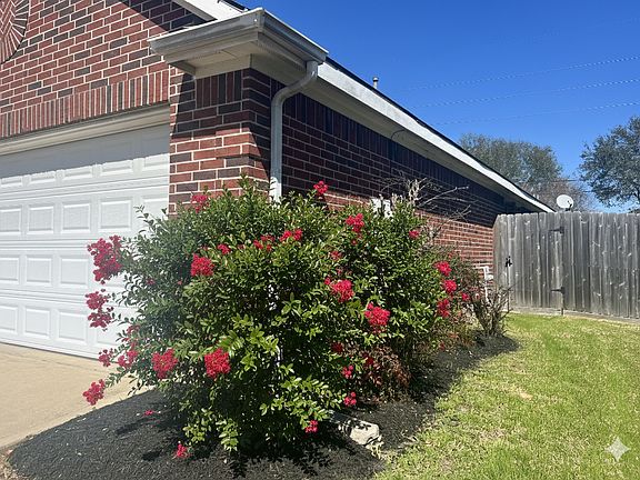 4th image of 19018 Piney Way Dr