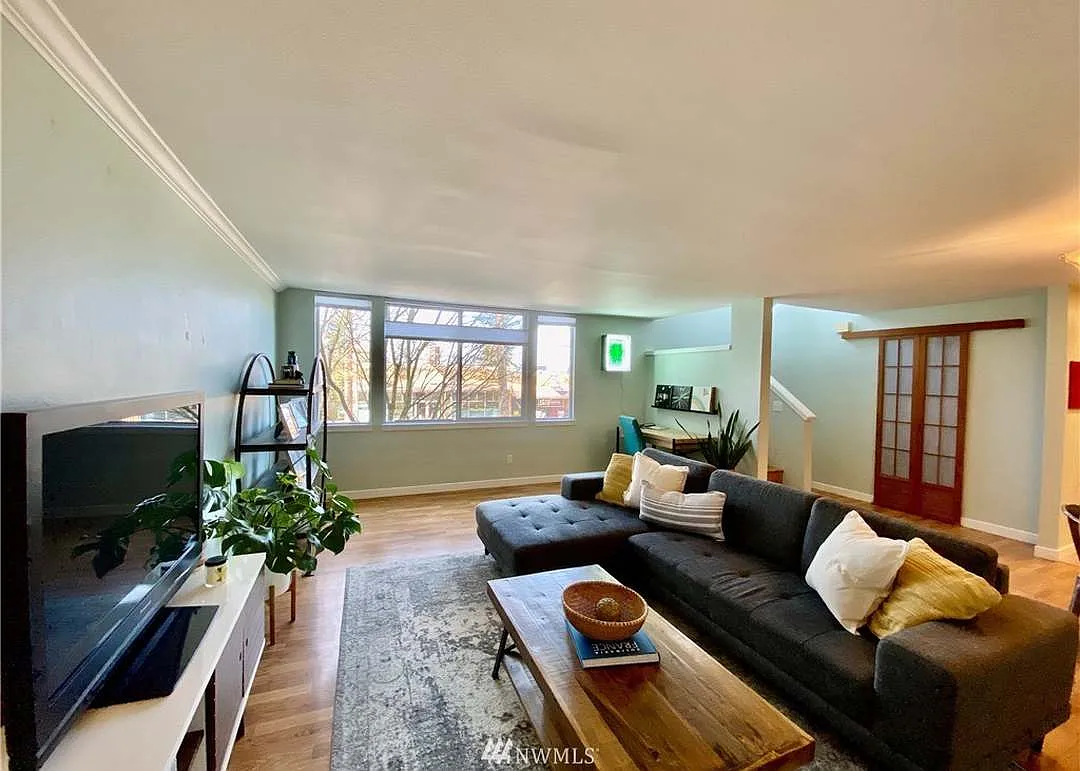 1 bed, 742 sqft, $2,600 — Photo 3