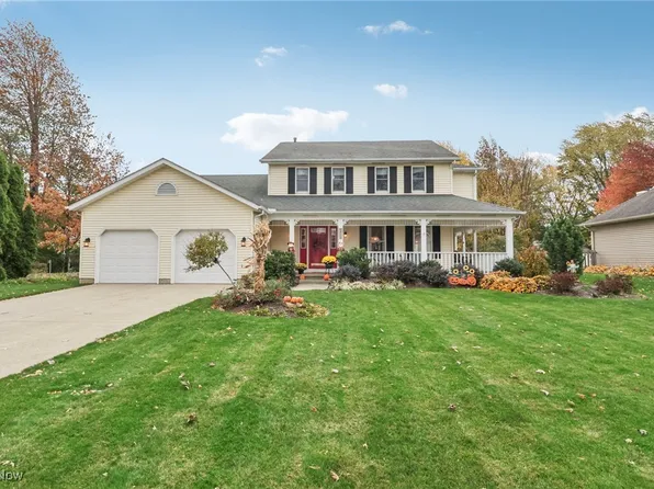 201 Sleepy Hollow Dr, Amherst, OH 44001
