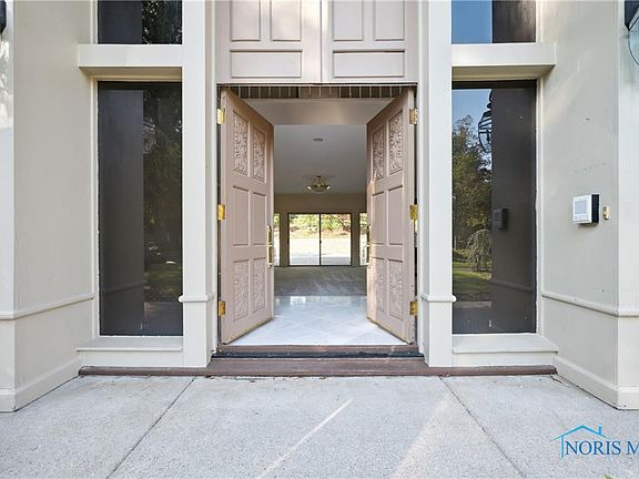 4th image of 5532 Fox Hill Dr