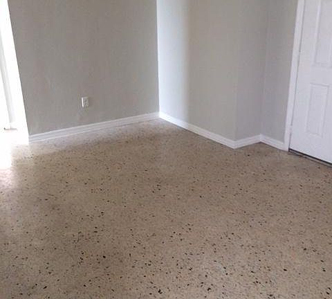 3rd image of 2790 Palm Ave APT 1