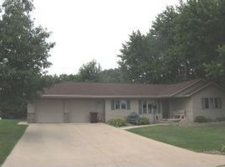 1601 Crystal Dr, Albert Lea, MN 56007