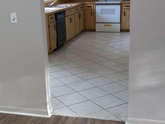 3rd image of 10585 N Spaulding Dr
