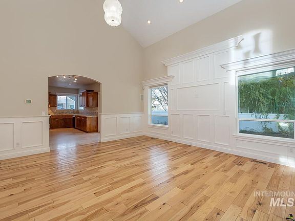 5th image of 3510 Malibu Pl