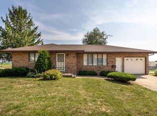 694 Highland Ct, Holy Cross, IA 52053