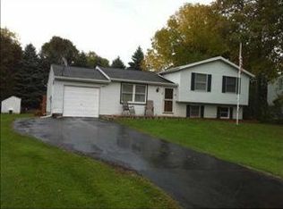 14 Donlin Dr, Rochester, NY 14624